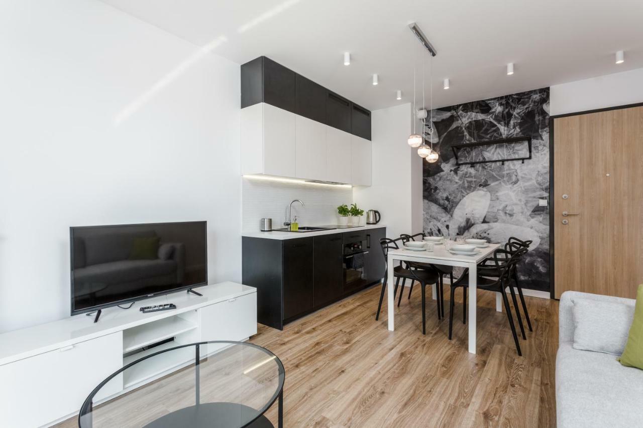 Chill Apartments Wola Center Varsavia Esterno foto